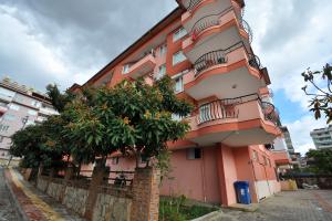 Image of Alcon 32 Penthouse