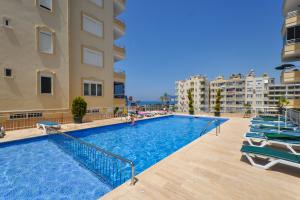 Image of Safran A40 Sea and Castle view