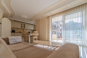 Image of Sun Kestel II 2+1 pool and garden view