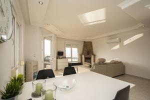 Image of Snowdrop Frank Penthouse