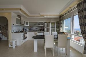 Image of Sea View Kleopatra Penthouse
