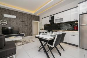 Image of Sun Palace Apartments