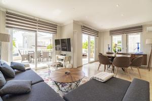 Image of Villa J