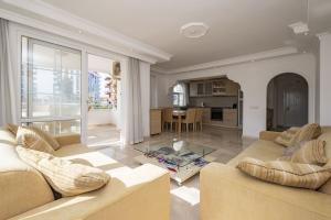 Image of Panorma 1 Pool view
