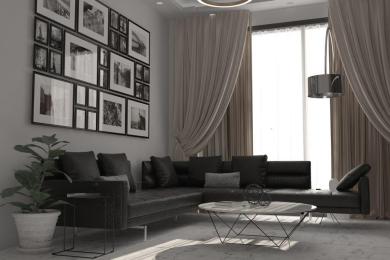 Alanya Wohnzimmer mit einem dunklen Ledersofa, einer Galeriewand, neutralen Vorhängen und einer hellen, luftigen Atmosphäre.