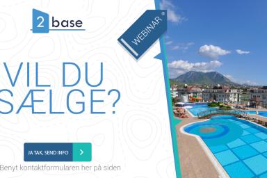 Complex de vacanță de lux în Alanya, cu piscine, munți și o atmosferă însorită și relaxantă.